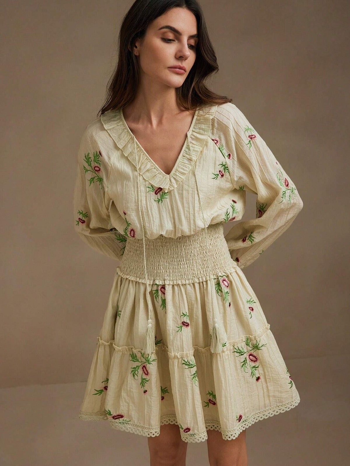 Provença - Vestido Curto Leve com Estampa Floral