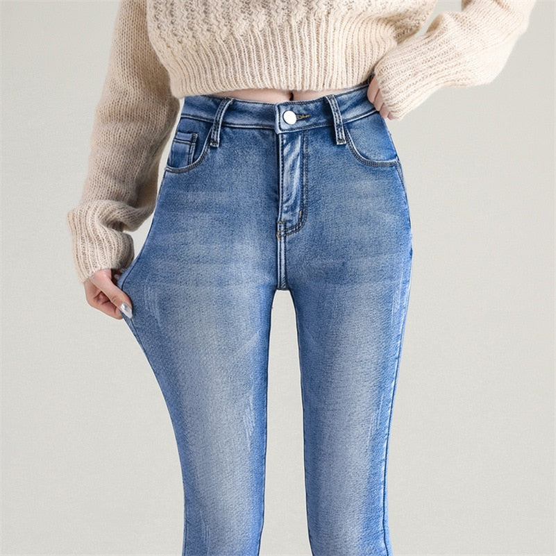 Calça Jeans Peluciada com Elastano