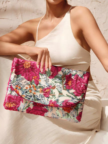 Bolsa Feminina Valentina – Bolsa Envelope Elegante com Bordado Floral e Lantejoulas