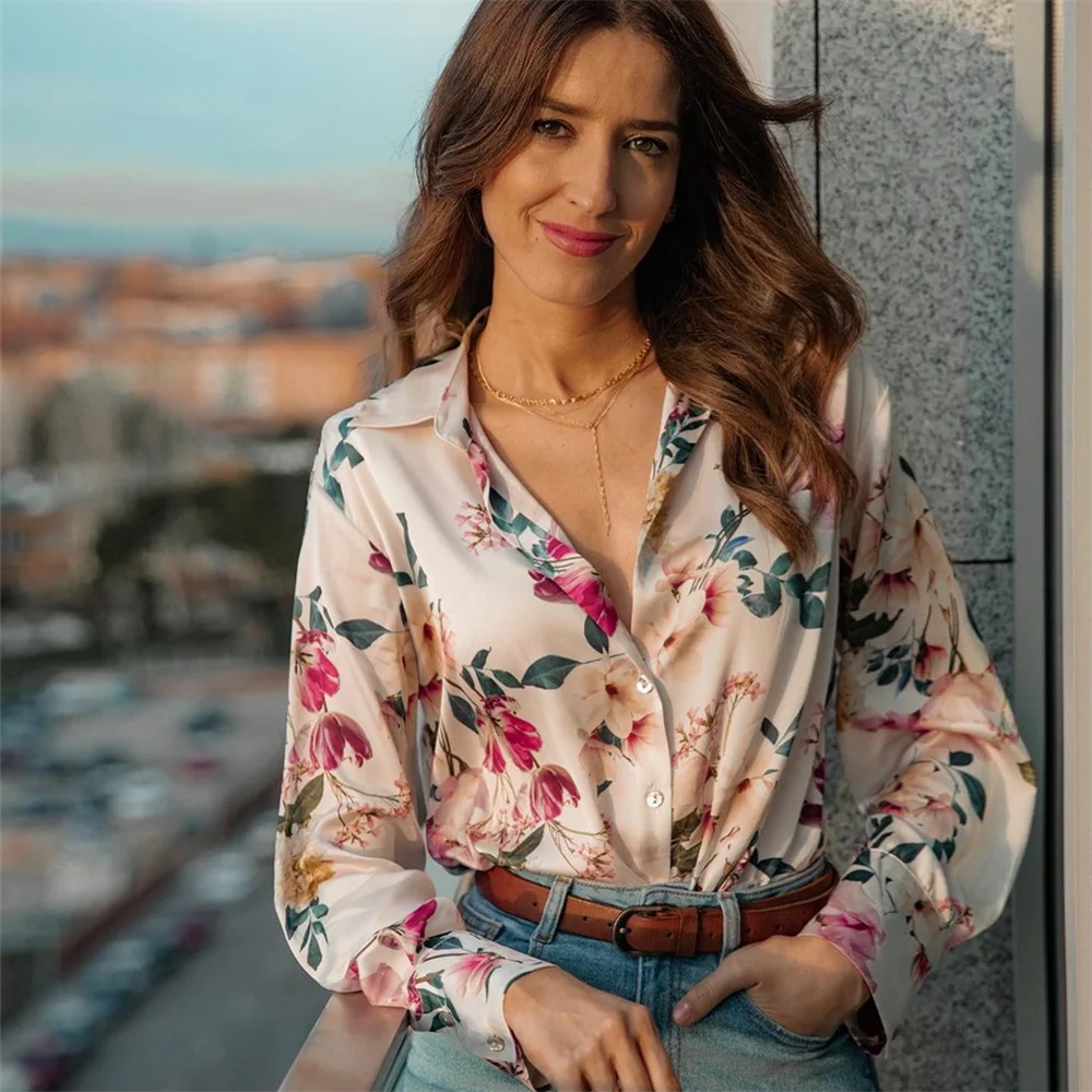 Camisa Floral Romântica Toque de Seda