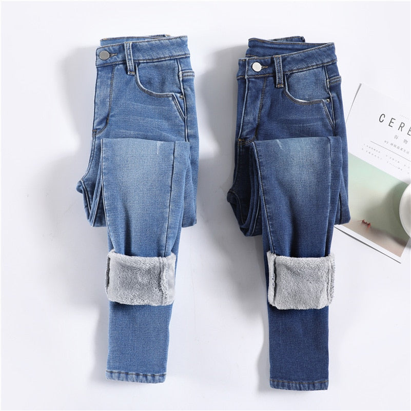 Calça Jeans Peluciada com Elastano